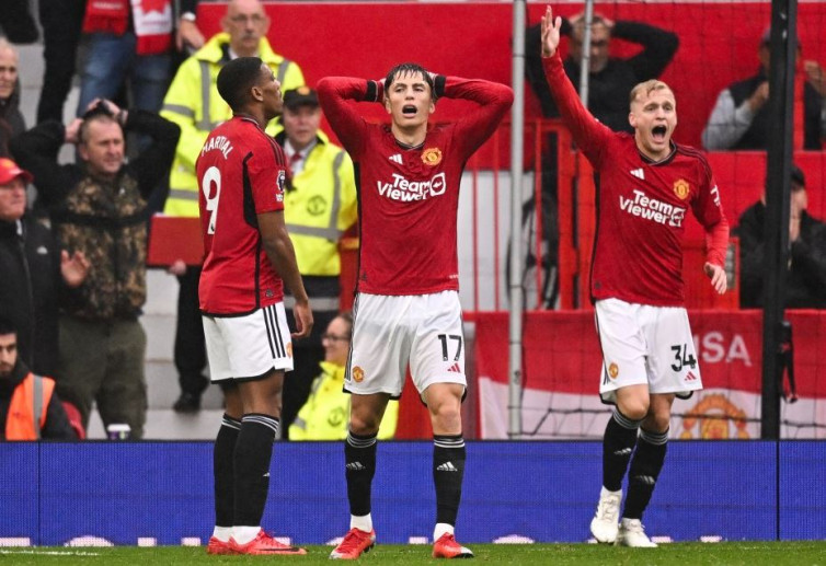 Dimitar Berbatov Anggap Manchester United Pengecut