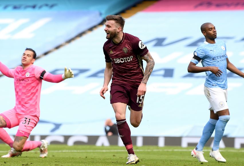 Bermain dengan 10 Pemain, Leeds Kalahkan City di Etihad Stadium