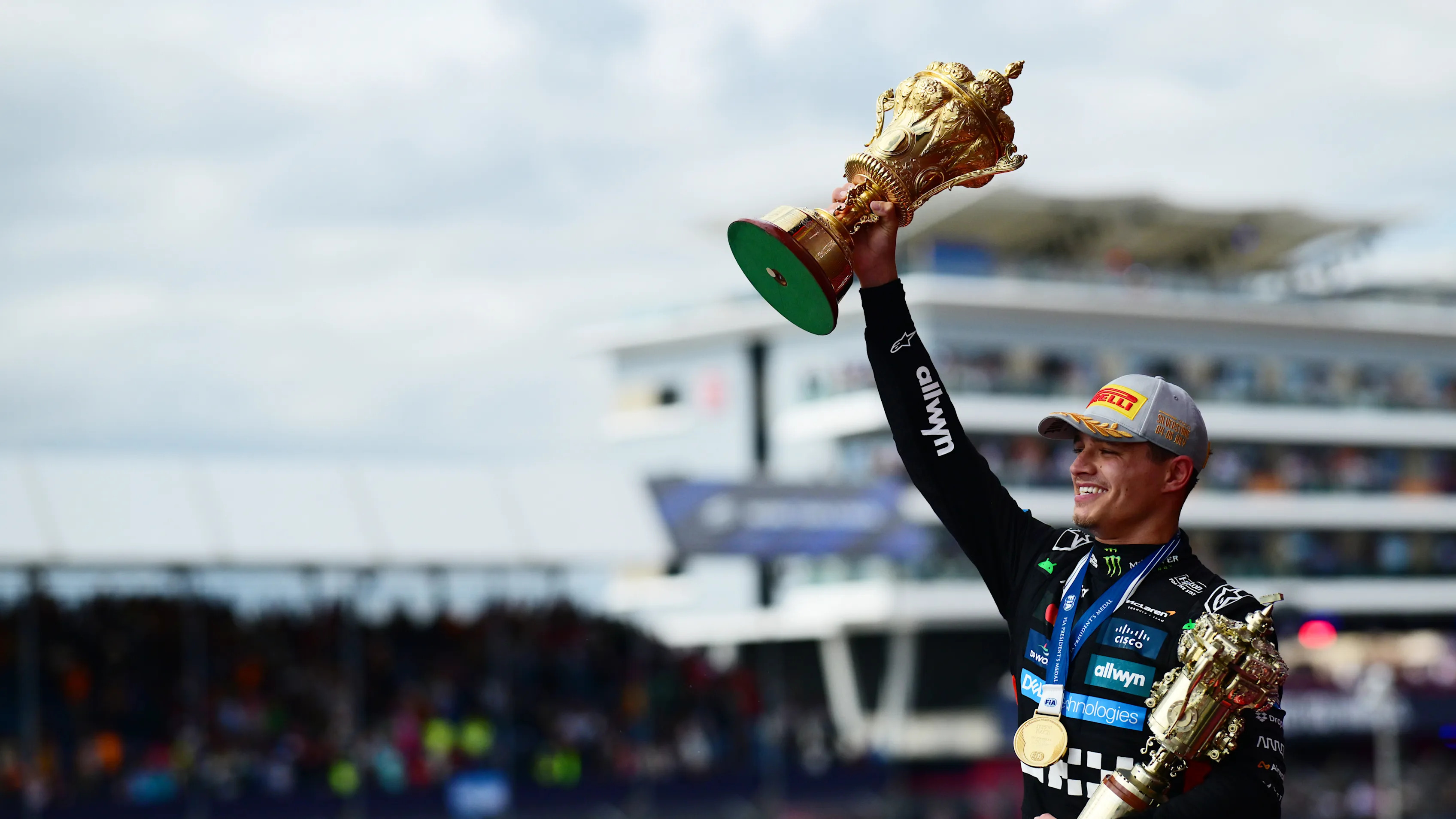 Diwarnai Hujan, Duo McLaren Kembali Sabet Podium