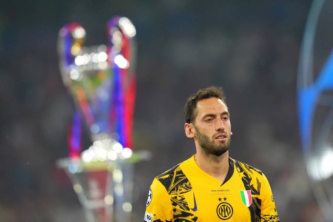 Lampu Hijau Terlihat, Galatasaray Siapkan Tawaran Pertama untuk Rekrut Hakan Calhanoglu