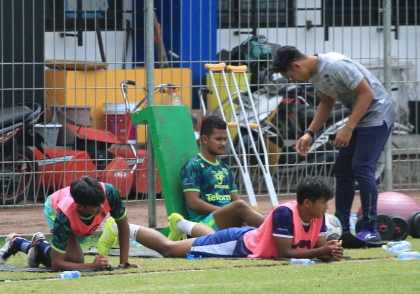 David Rumakiek Kembali Gabung Persib Usai Operasi ACL