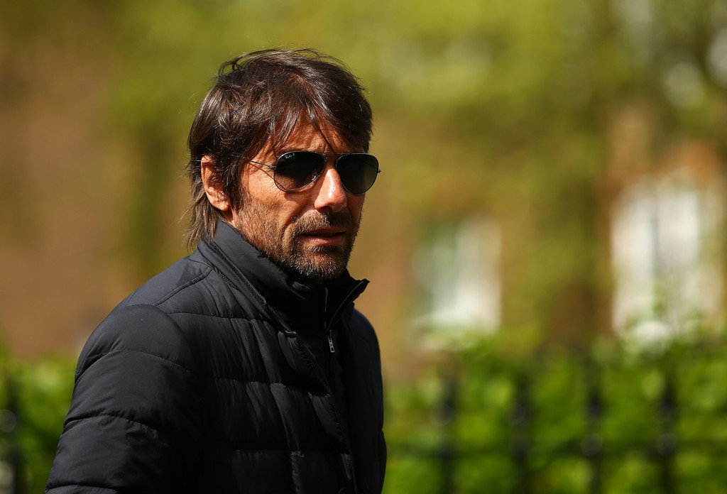 Dipecat, Antonio Conte Tuntut Chelsea
