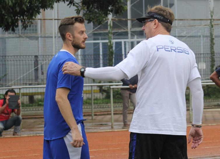 Pertemuan Persib Bandung dengan Arema FC Berubah, Robert Rene Alberts Kesal