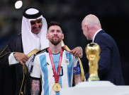 Mengenal Bisht, Jubah Hitam yang Dipakai Lionel Messi saat Terima Trofi Piala Dunia
