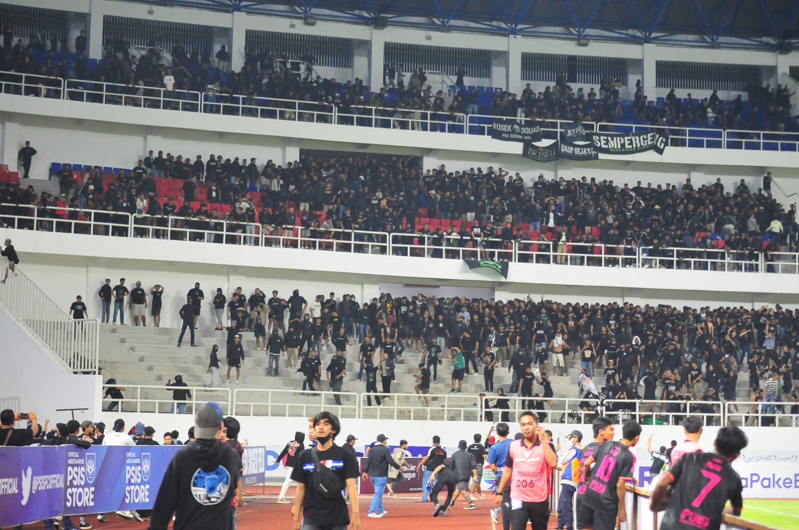 PSIS Didenda Komdis Buntut Rusuh Suporter, Snex Bertanggung Jawab