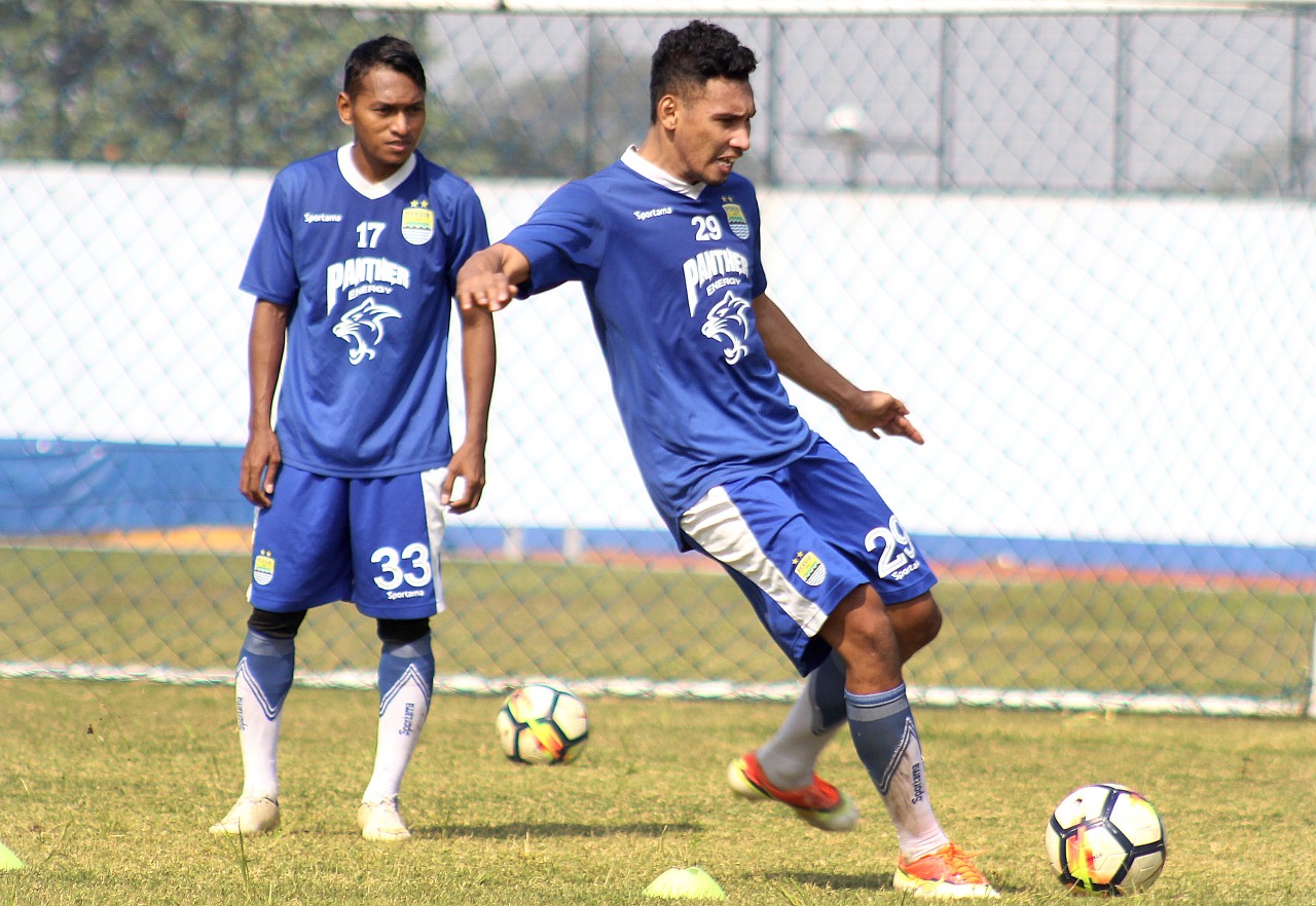 Pemain Asal Papua Ungkap Alasan Lakukan Trial di Persib
