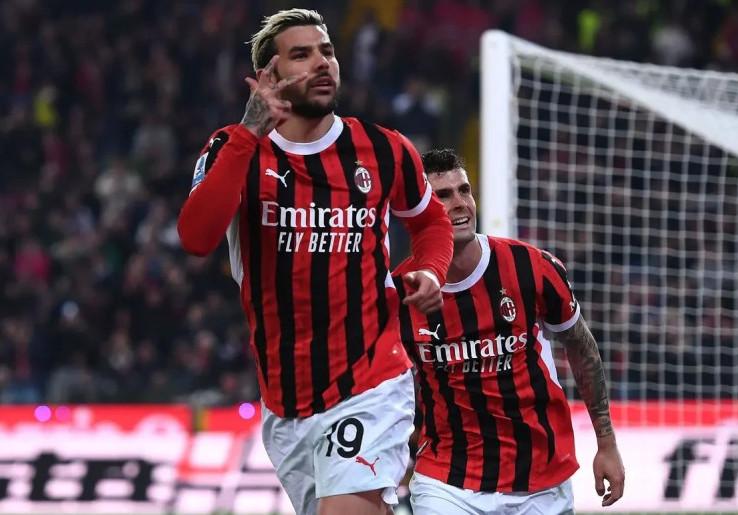 Hengkang ke Al-Hilal, Theo Hernandez Sindir Manajemen AC Milan