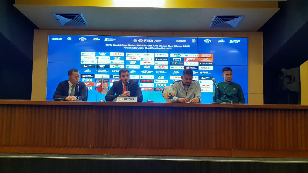 Simon McMenemy Kecewa dengan Kelakuan Oknum Suporter pada Laga Timnas Indonesia Vs Malaysia