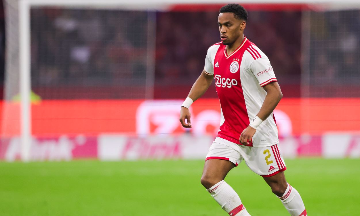 Serius Incar Jurrien Timber, Arsenal Kirim Penawaran Kedua kepada Ajax Amsterdam