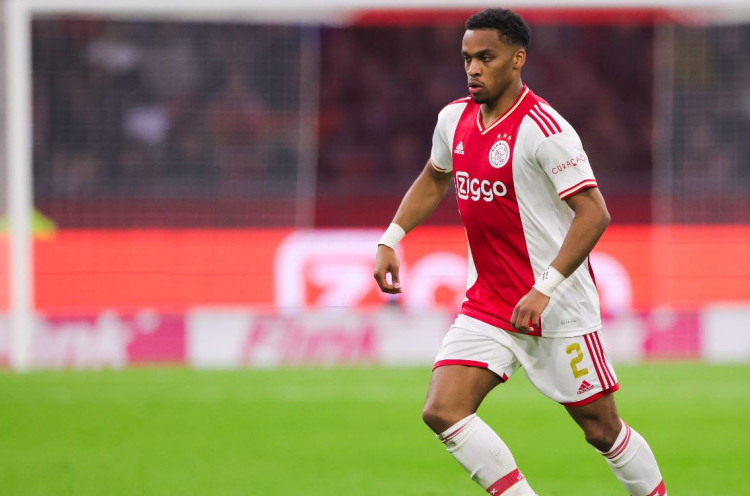 Serius Incar Jurrien Timber, Arsenal Kirim Penawaran Kedua kepada Ajax Amsterdam