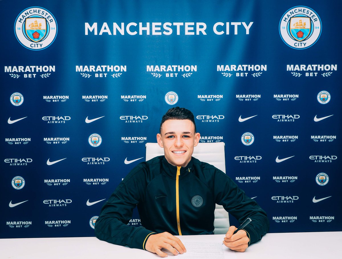 Manchester City Perpanjang Kontrak Gelandang Mudanya