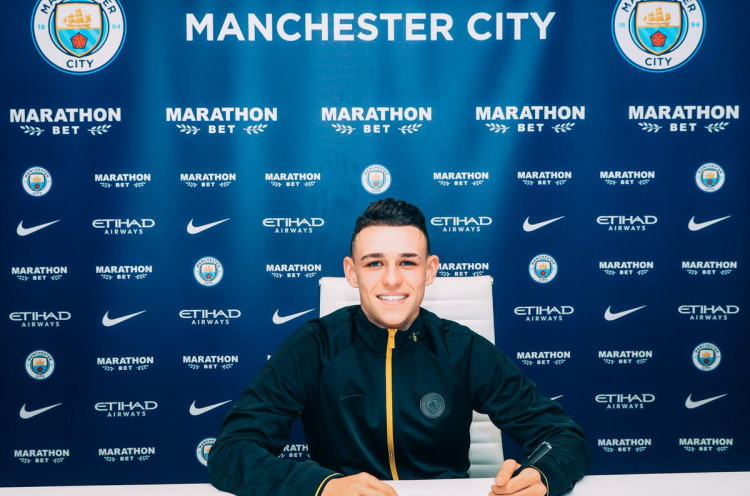 Manchester City Perpanjang Kontrak Gelandang Mudanya