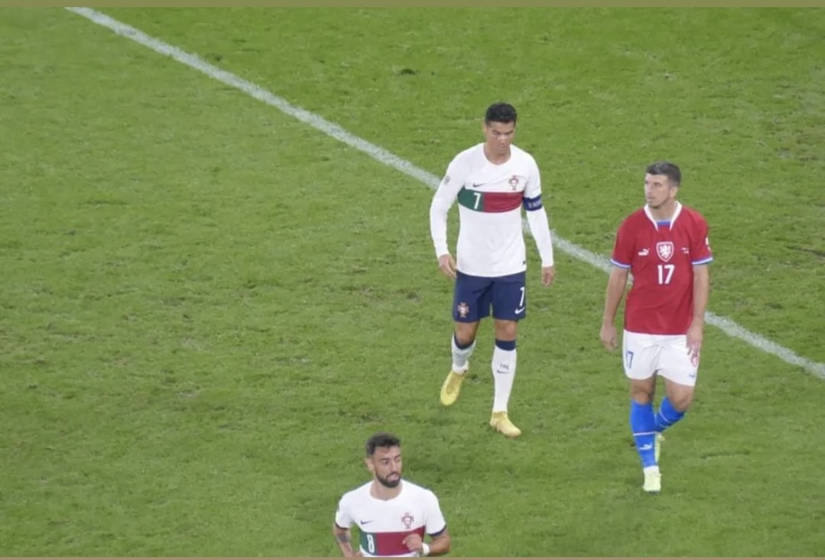 Momen Pemain Persija Ondrej Kudela Berhadapan dengan CR7 dan Bruno Fernandes