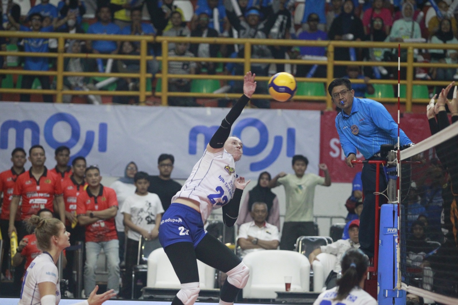 Drama 5 Set, Bandung bjb Tandamata Beri Kekalahan Pertama Bagi Jakarta Popsivo Polwan