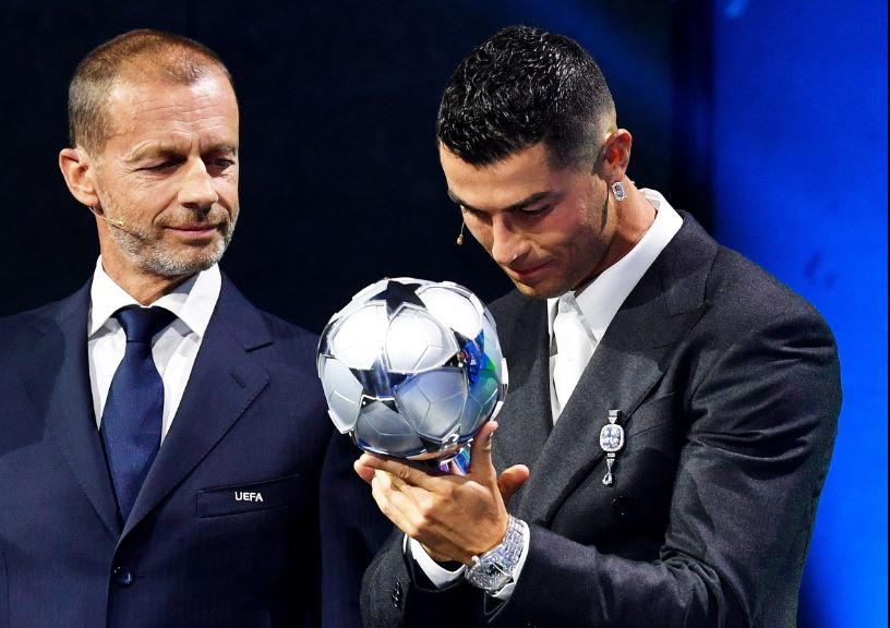 Undian Liga Champions: Cristiano Ronaldo dan Gianluigi Buffon Terima Penghargaan dari UEFA