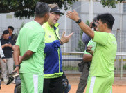 Kritik Pedas Pelatih Persib soal Lapangan Kandang Semen Padang