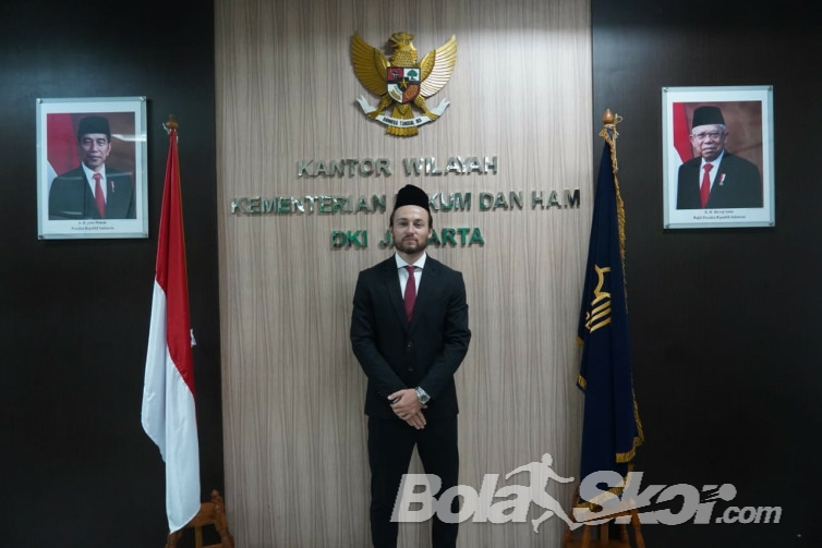 Marc Klok Lanjutkan Kegiatan Sosialnya Usai Resmi Menjadi WNI