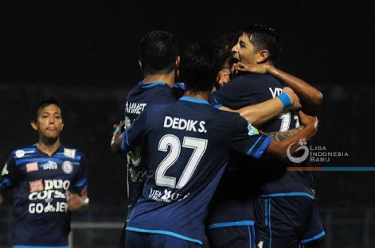 Sempat Diisukan Mantan Pemain Persija dan MU, Striker Asing Arema Masih Misteri