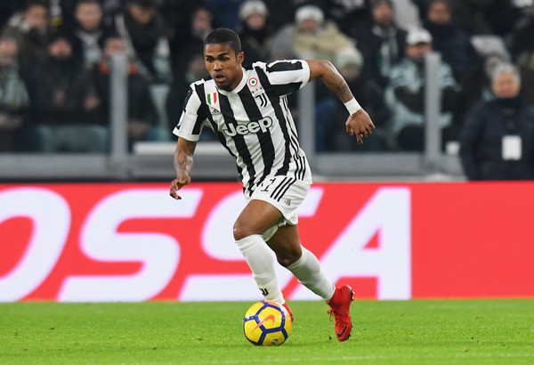Ludahi Pemain Sassuolo, Douglas Costa Minta Maaf kepada Fan dan Rekan Setim, tapi Tidak ke Korban