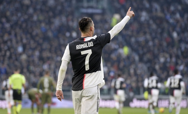 Meski Gaji Dipotong, Cristiano Ronaldo Bisa Jadi Pesepak Bola Pertama yang Hasilkan 1 Miliar Dolar