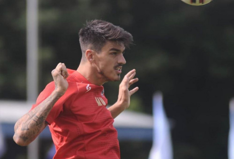 Charis Yulianto Bicara Kemungkinan Matias Malvino Lepas dari Arema FC