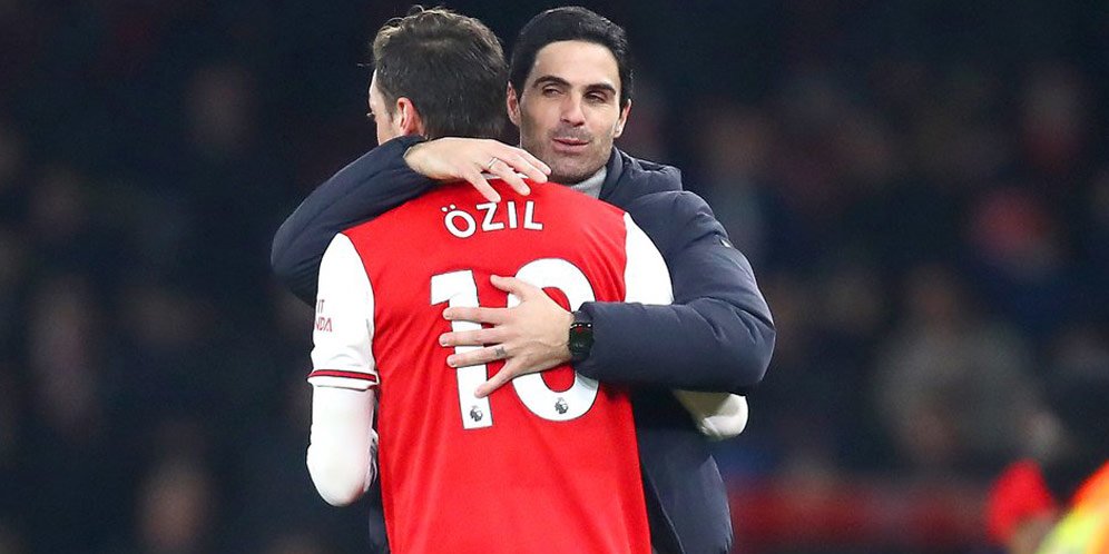 Mikel Arteta Akui Terpaksa Coret Mesut Ozil dari Skuat Liga Europa