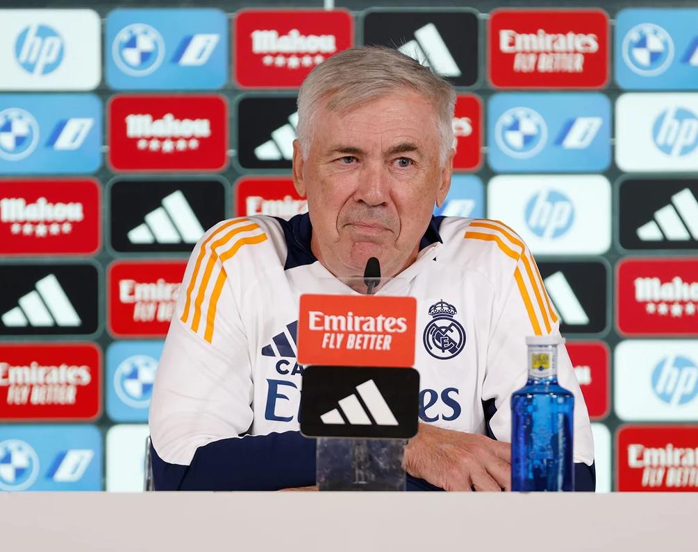 Real Madrid Vs Deportivo Alaves, Laga Ke-300 Carlo Ancelotti