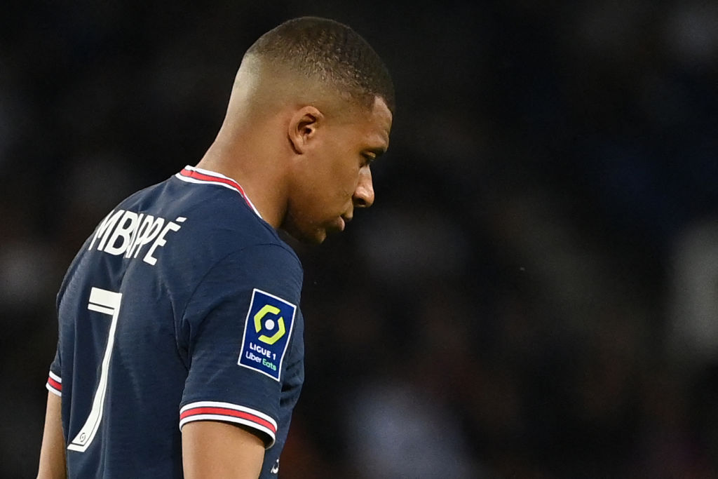 PSG Hapus Jersey Kylian Mbappe dari Situs Toko Merchandise