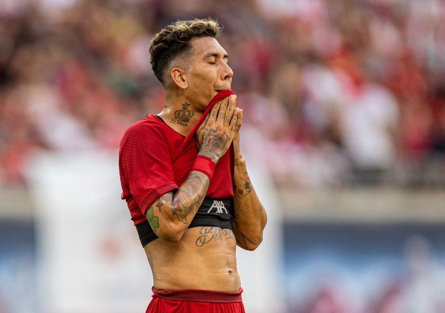Kesepakatan Barcelona dan Roberto Firmino Masih Sebatas Isapan Jempol