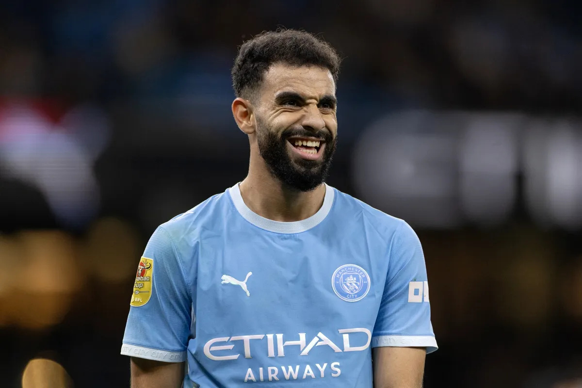 Disia-siakan di Manchester City, Rayan Ait-Nouri Membelot ke Manchester United
