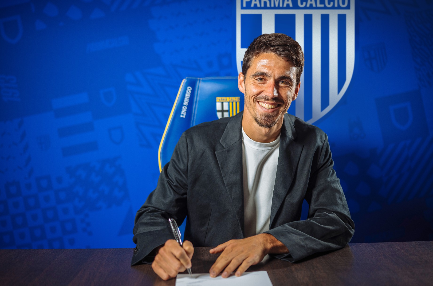 Ditinggal Cristian Chivu, Parma Tunjuk Pelatih Termuda dalam Sejarah Serie A