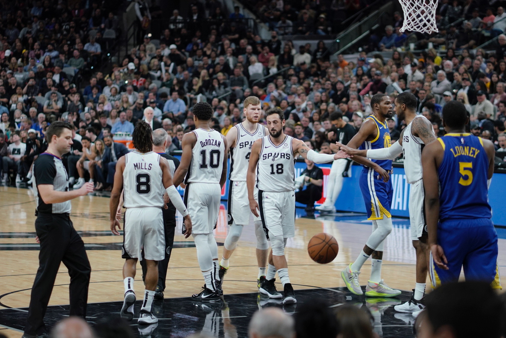 Hasil NBA: Spurs Melaju Kencang, Raih Kemenangan ke-9 Secara Berturut-Turut 