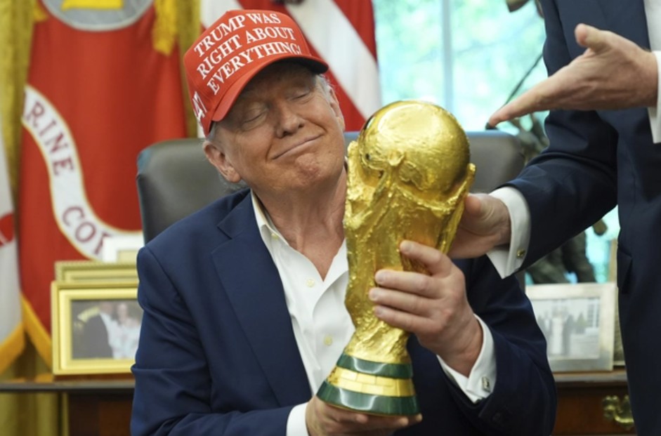 FIFA Pastikan Donald Trump Akan Hadir di Final dan Serahkan Trofi kepada Juara