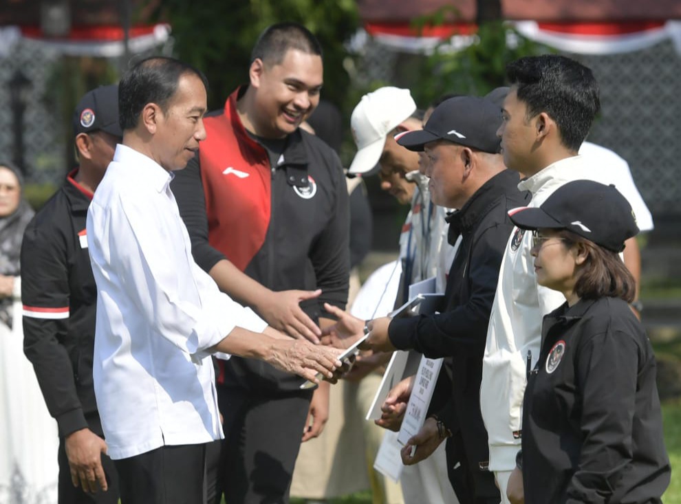Presiden Jokowi Serahkan Bonus untuk Peraih Medali Olimpiade Paris 2024