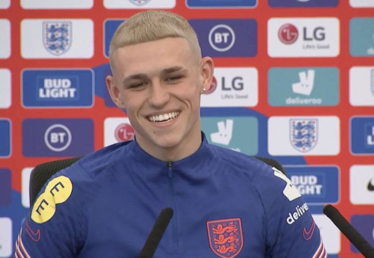 Narsistik Level Dewa, Phil Foden Tonton Video Diri Sendiri Sebelum Bertanding