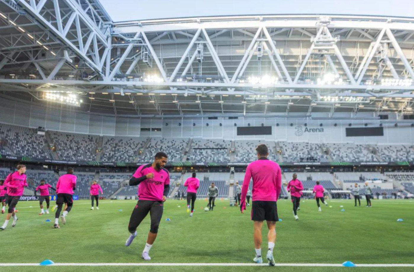 Djurgarden Vs Chelsea: Enzo Maresca Cemaskan Lapangan Artifisial