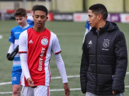 Cegah Penyakit Demensia, Akademi Ajax Latihan Menyundul dengan Bola Busa