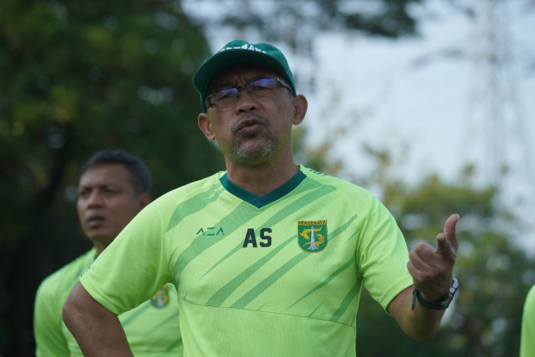 Momen Sudahi Tren Negatif Persebaya, Aji Santoso Minta Pemain Tetap Profesional