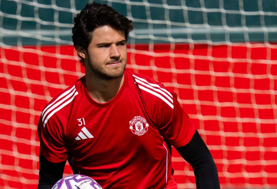 Senne Lammens Seharusnya ke Galatasaray, Bukan Gabung Manchester United