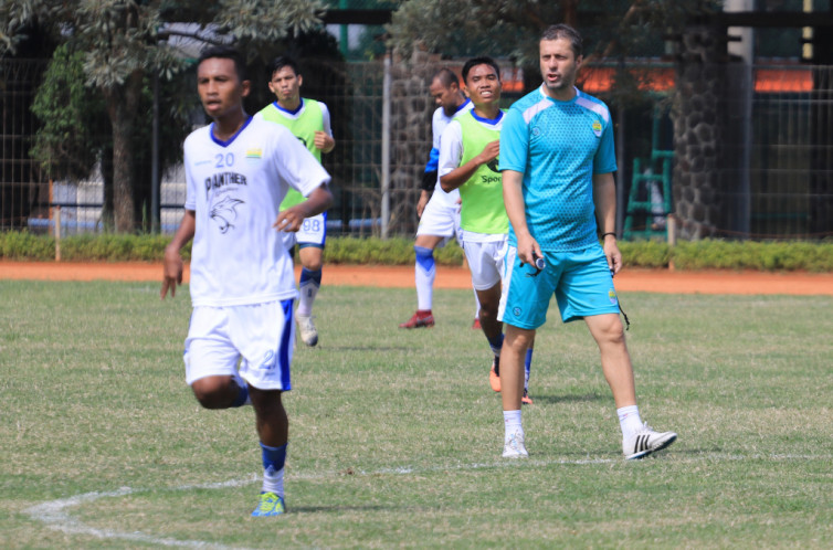 Kalahkan Perseru, Milan Radovic Sebut Tiki-taka Persib Berjalan Bagus