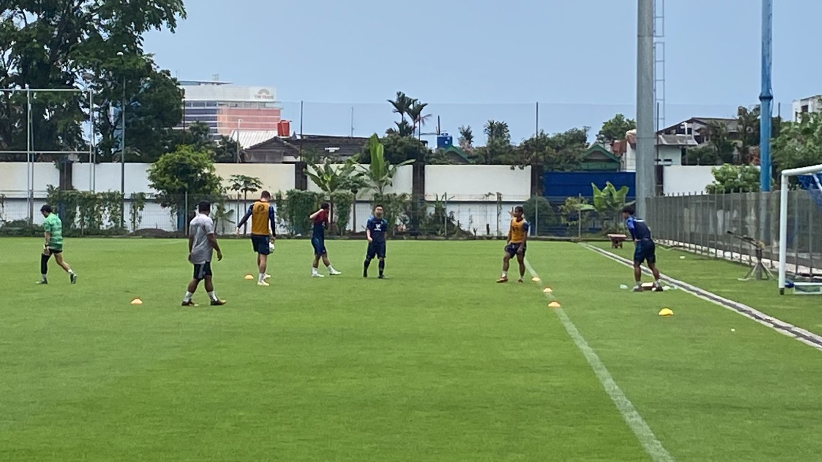 6 Pemain Persib Berlatih Terpisah, Dicoret?