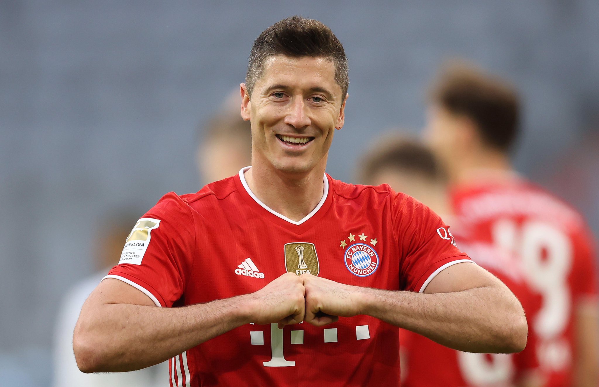Robert Lewandowski Tertarik Gabung Barcelona