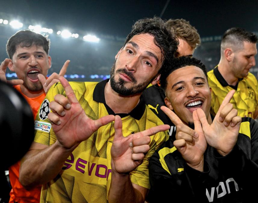 Kontradiksi Senyum Lebar Jadon Sancho dengan Kesulitan Manchester United