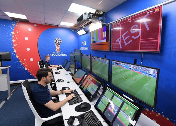 VAR Bakal Digunakan Mulai 16 Besar Liga Champions 2018-2019