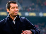 Barcelona Pertimbangkan Giovanni van Bronckhorst Jadi Pelatih Interim