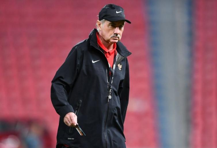 Konsisten, Alfred Riedl Tak Prediksi Timnas Indonesia Kandidat Juara Piala AFF 2018