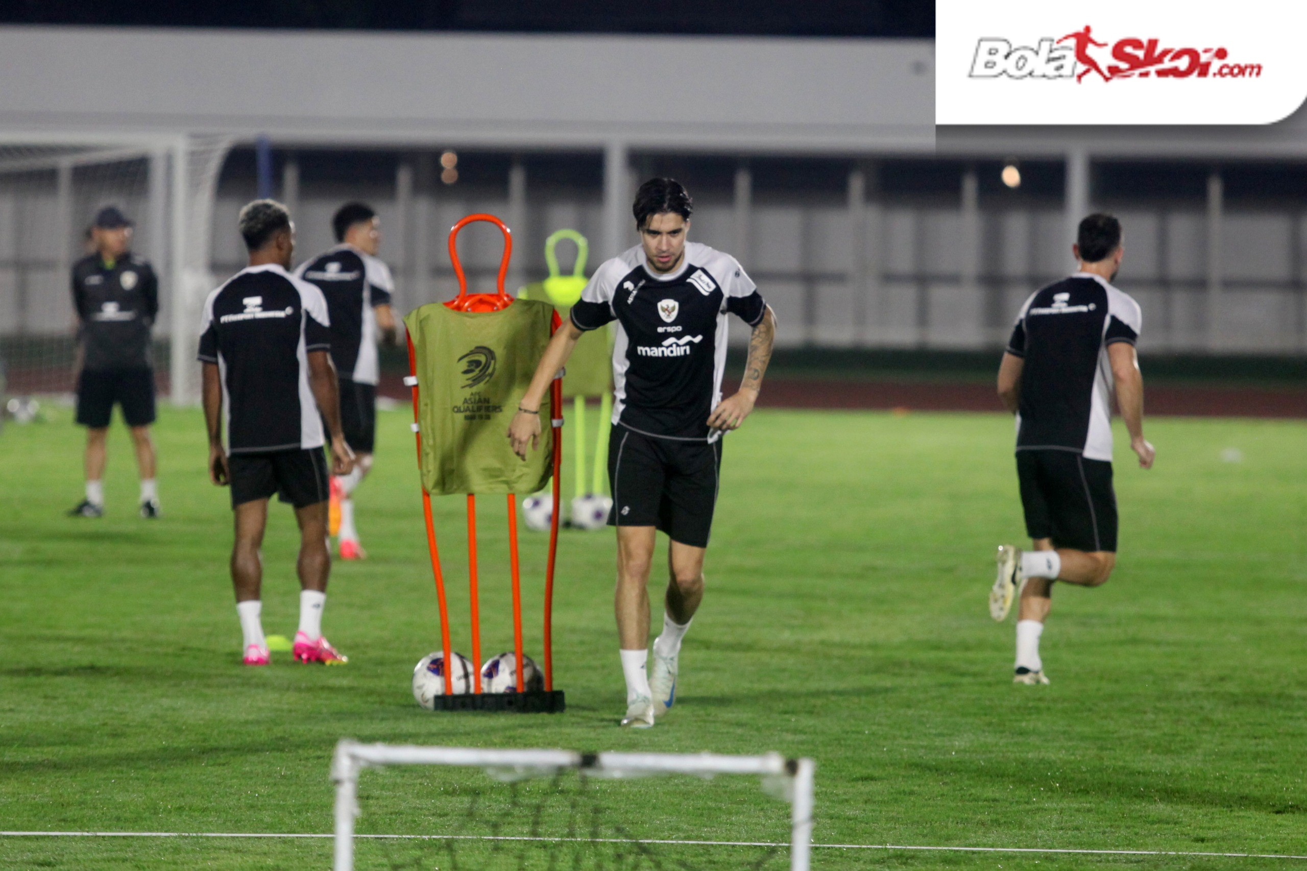 Demi Rekrut Kevin Diks, Borussia Monchengladbach Rela Depak Bek Timnas Jepang