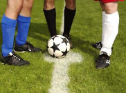 Sejarah Panjang Aturan Kick Off dalam Sepak Bola