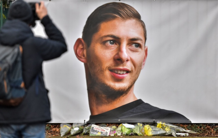 Terungkap, Cardiff City Sejatinya Tawarkan Penerbangan Komersial untuk Emiliano Sala