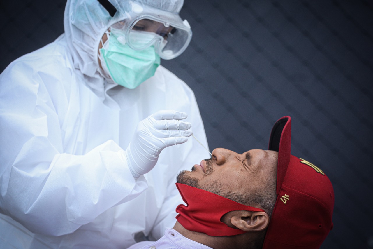 Jalani Swab Test PCR, Leonard Tupamahu: Perih di Hidung